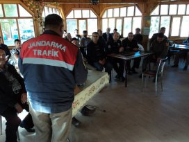 Jandarmadan sürücülere seminer