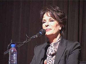 Hülya Koçyiğit Konyada eğitimi anlattı