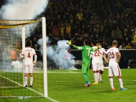 UEFA Galatasarayın cezasını açıkladı!