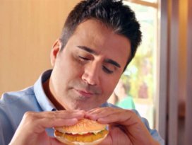 Emrah reklamdan servet kazandı