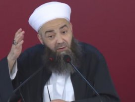 Cübbeli hoca kızdı: Bana hocalık taslama