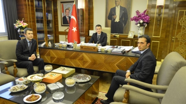 Ayakkabıları yürüttüler