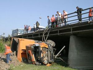Kamyonun içinde sıkışarak can verdi