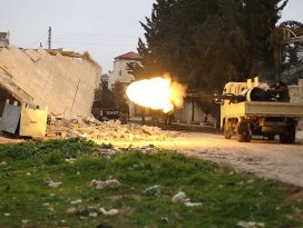 Halep düşmemek için direniyor