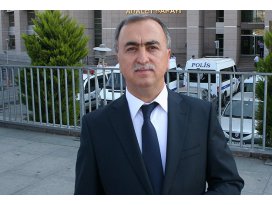 Kırmızı bülteni uygulamak siyasi bir tavır