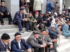 Emekli maaşı en az 1200 TL olacak