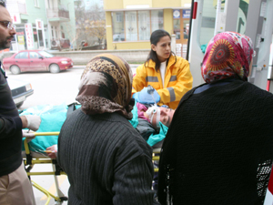 Karı koca sobadan sızan gazdan zehirlendi