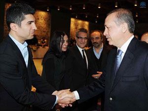 Başbakan, sanatçılarla kahvaltıda buluştu