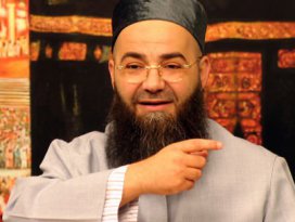 Kadına şiddet erkeklik değil şerefsizlik