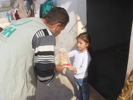Suriyeli yetimlere 20 milyon ekmek