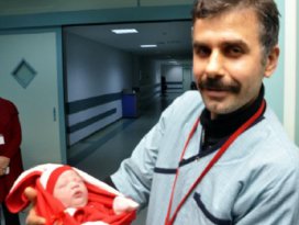 İşte yeni yılın ilk bebeği