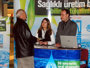 Vatandaşa su anlatılıyor