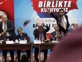 Kılıçdaroğluna ayakkabı fırlattılar