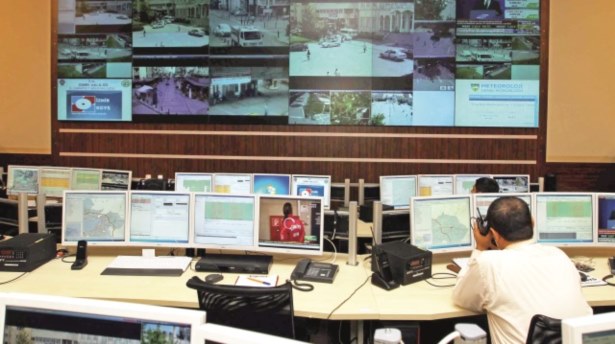 Polise talimatlar öğretmen imamdan
