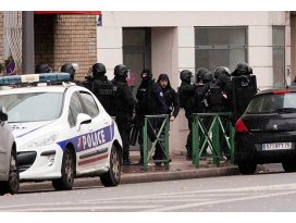 Paris saldırısıyla ilgili gözaltı