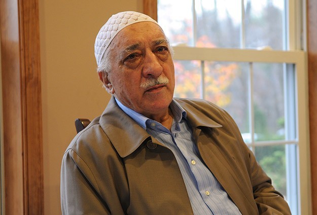 Gülen hakkında suç duyurusu