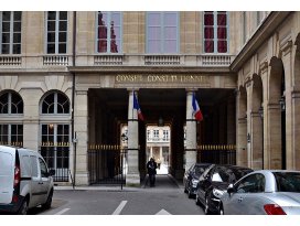 Paris Mahkemesi gösteriyi yasakladı