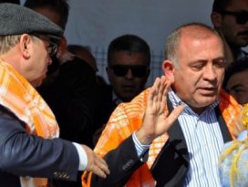 Siyaset konuştu! Eleştirildi! Bırakıp gitti