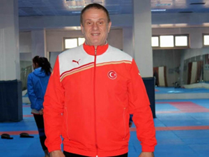 Ali Şahin dünyanın en iyi antrenörü seçildi