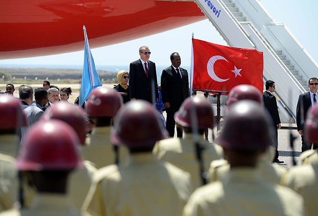 Erdoğan Somalide resmi törenle karşılandı