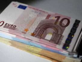 Solcu lider geldi, Euro tepetaklak oldu