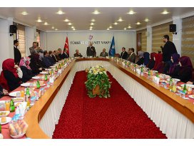 TDV başarılı öğrencileri umre ziyaretiyle ödüllendirdi