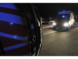 Suriyeye yardım götüren ambulans devrildi