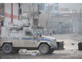 Cizrede bir polis tutuklandı