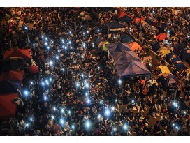 Hong Kongda göstericiler yeniden meydanlarda