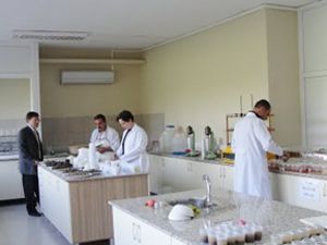 Altınekine 130 bin TLlik laboratuar