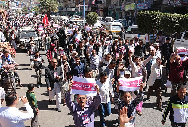 Yemende anayasa manifestosu protesto edildi