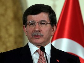 Davutoğlunun 5 başdanışmanı istifa etti