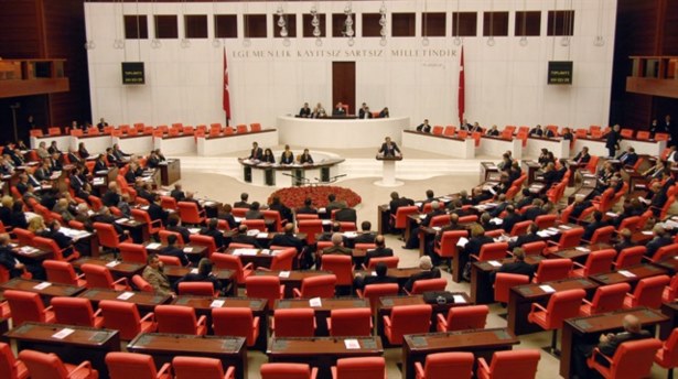 TBMMde kavga: 4 yaralı