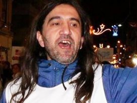 Gazeteci kar topu oynarken öldürüldü