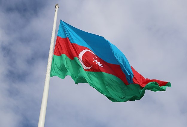 Azerbaycan manatı yüzde 34 değer kaybetti