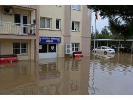 Çeşme ve Alaçatıda sel