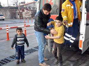 Suriyeli iki aile yediği yemekten zehirlendi