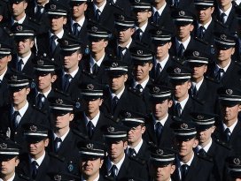 Polis alımında üst yaş sınırı 30a çıkarıldı