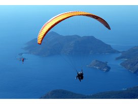 Bulut altı pisti kış aylarında gökyüzünü şenlendirdi