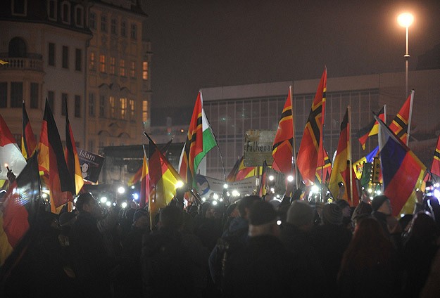 Almanyada İslam karşıtı gösteriler devam ediyor