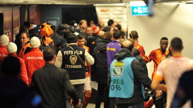 Arenada maç sonu arbede