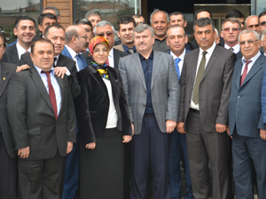 AK Partili başkanlar esnafla buluştu