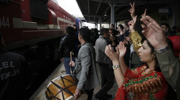 Barış Treni Diyarbakıra ulaştı