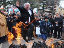 Vali yanıyordu! Son anda kurtuldu