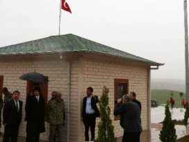 Necdet Özel Süleyman Şahı ziyaret etti