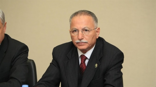 Çatı aday İhsanoğlu