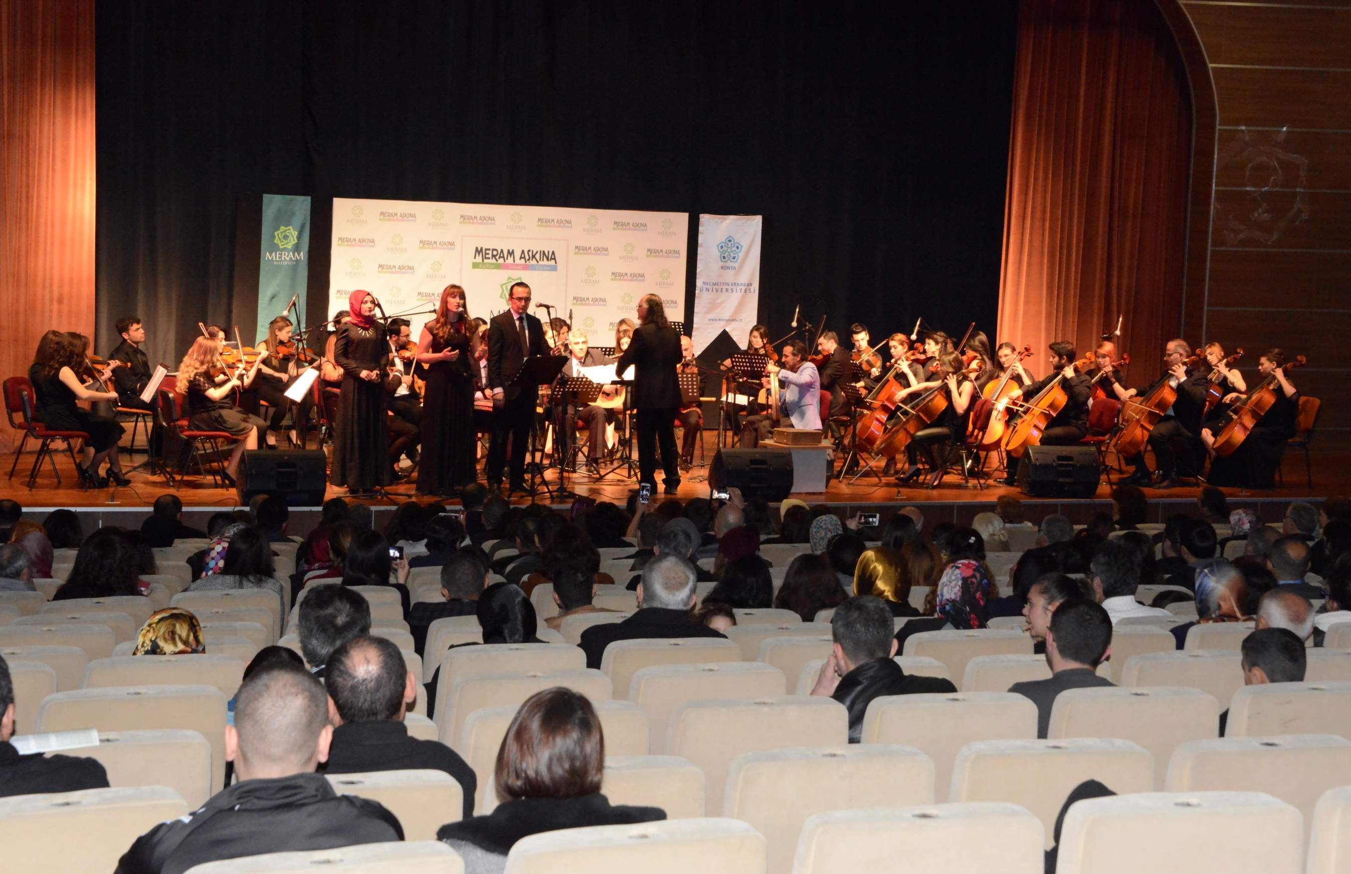 Meramda NEÜ orkestrasından konser