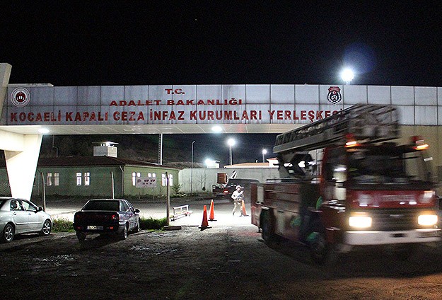 Kocaelinde cezaevi yangını
