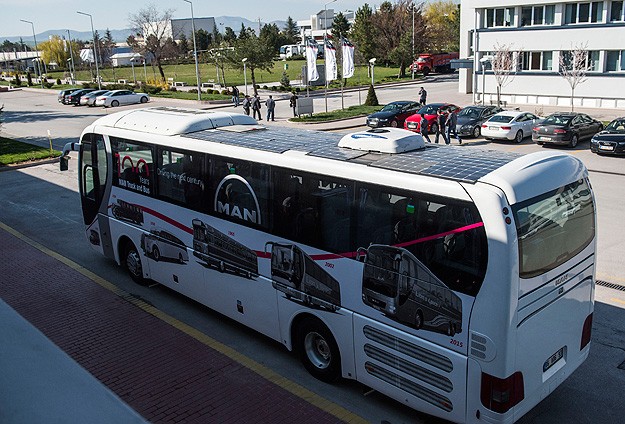 Türkiyenin ilk güneş otobüsü yollara çıktı