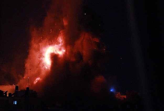 İsrail savaş uçakları Suriye sınırını bombaladı